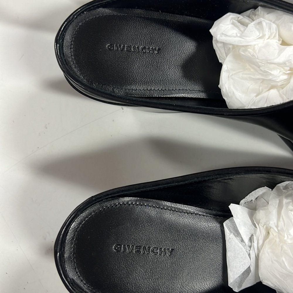 Givenchy
Western Mules In Leather Elegant Black and Silver Women's NIB 9.5 - Picture 8 of 9